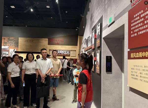 ������������ ���к�ɫ����